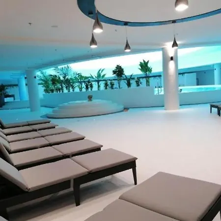 Apartment Hanza Tower Platinium & Sauna & Jacussi & Pool *