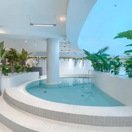Apartment Hanza Tower Platinium & Sauna & Jacussi & Pool