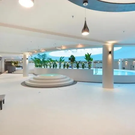Hanza Tower Platinium & Sauna & Jacussi & Pool Apartment *