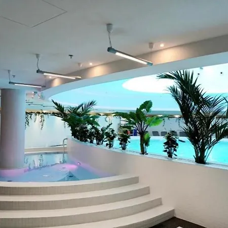 Hanza Tower Platinium & Sauna & Jacussi & Pool Apartment